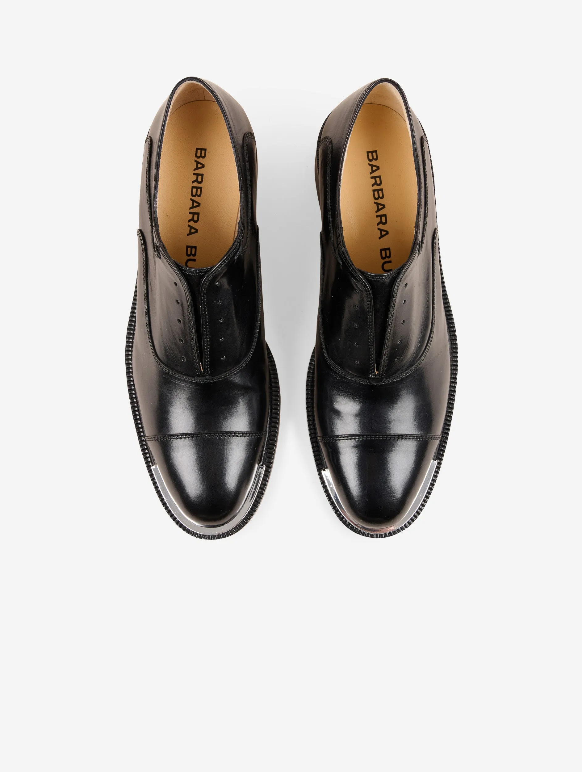 Derbies in black leather