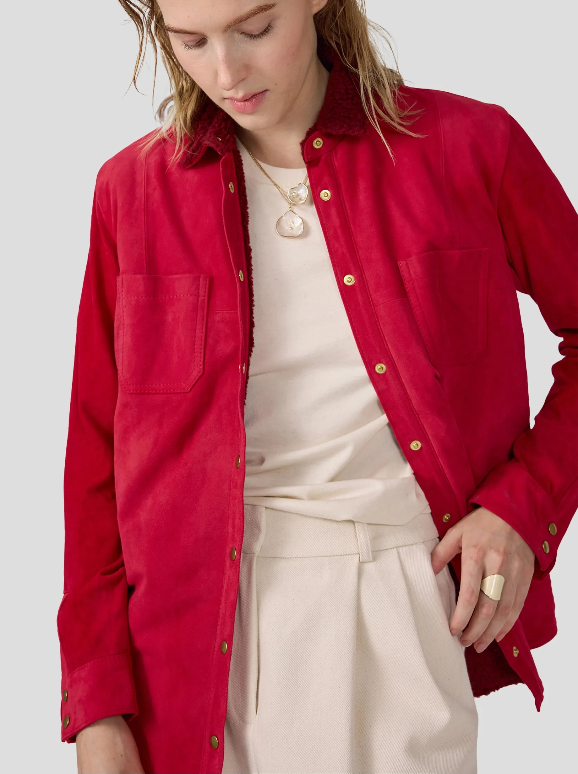 Dori overshirt in fuchsia suede