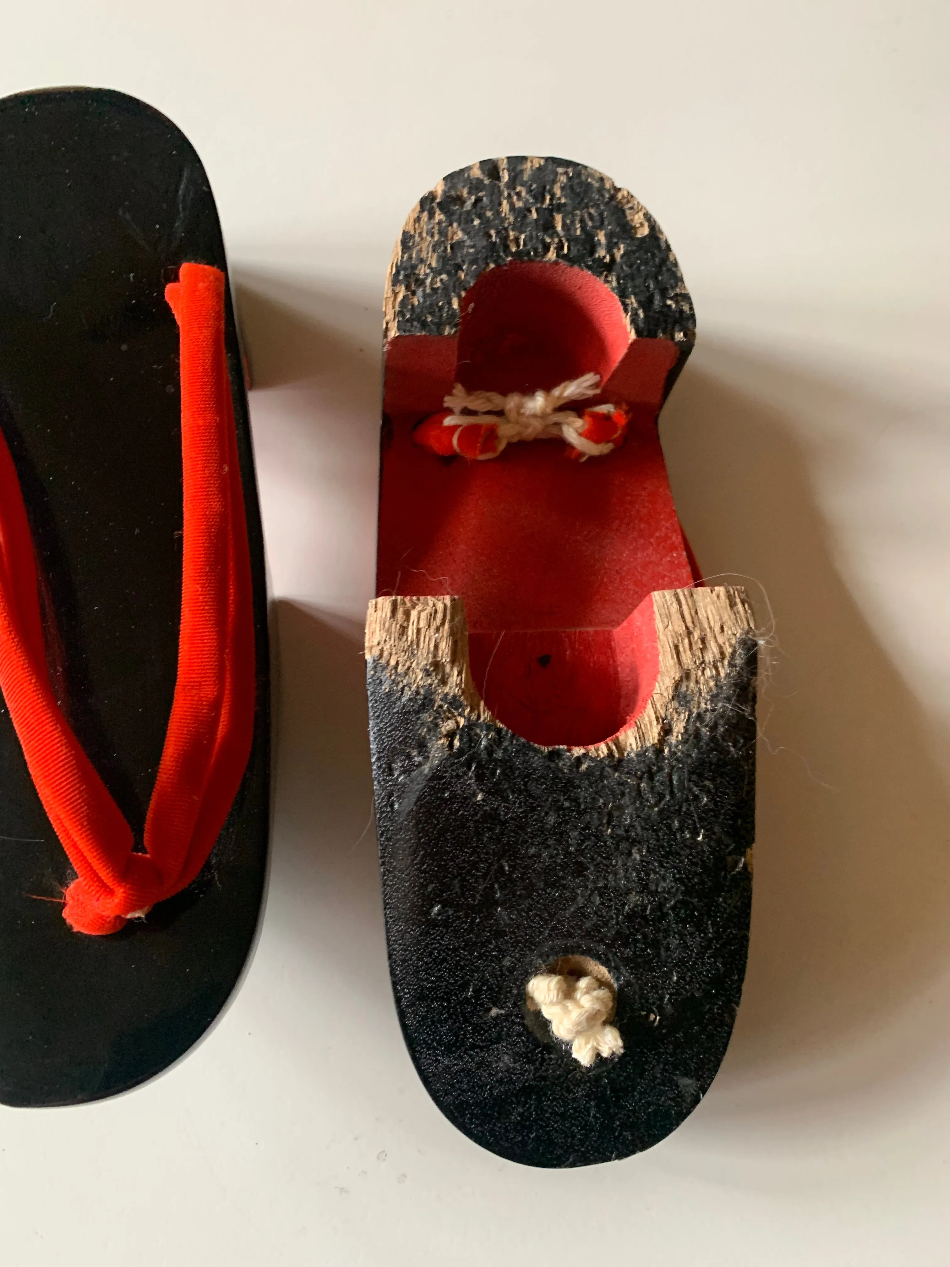 Japanese Black Lacquered Wood Geta Shoes with Red Thong circa 1940s 6