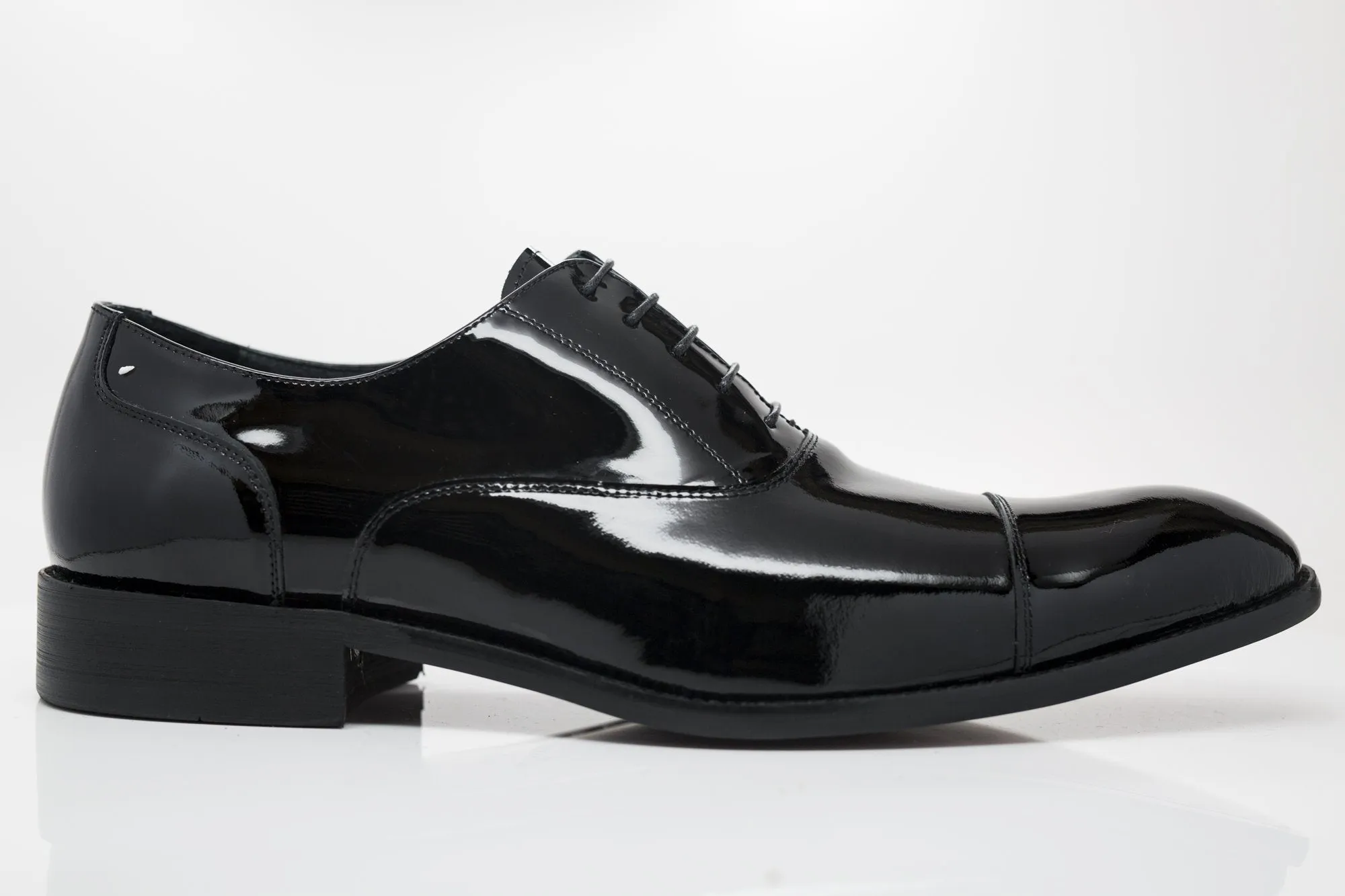 Patent Leather Lace-Up Oxford Black