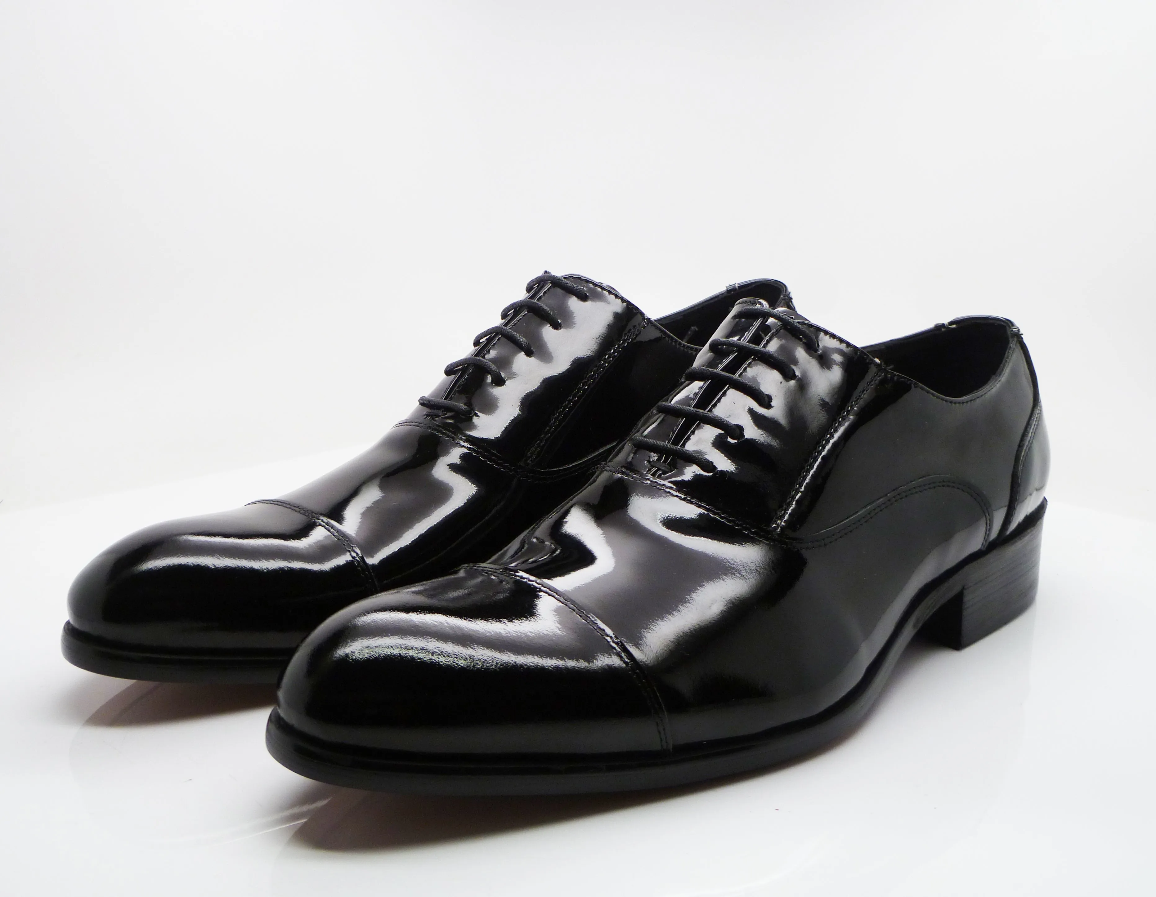 Patent Leather Lace-Up Oxford Black