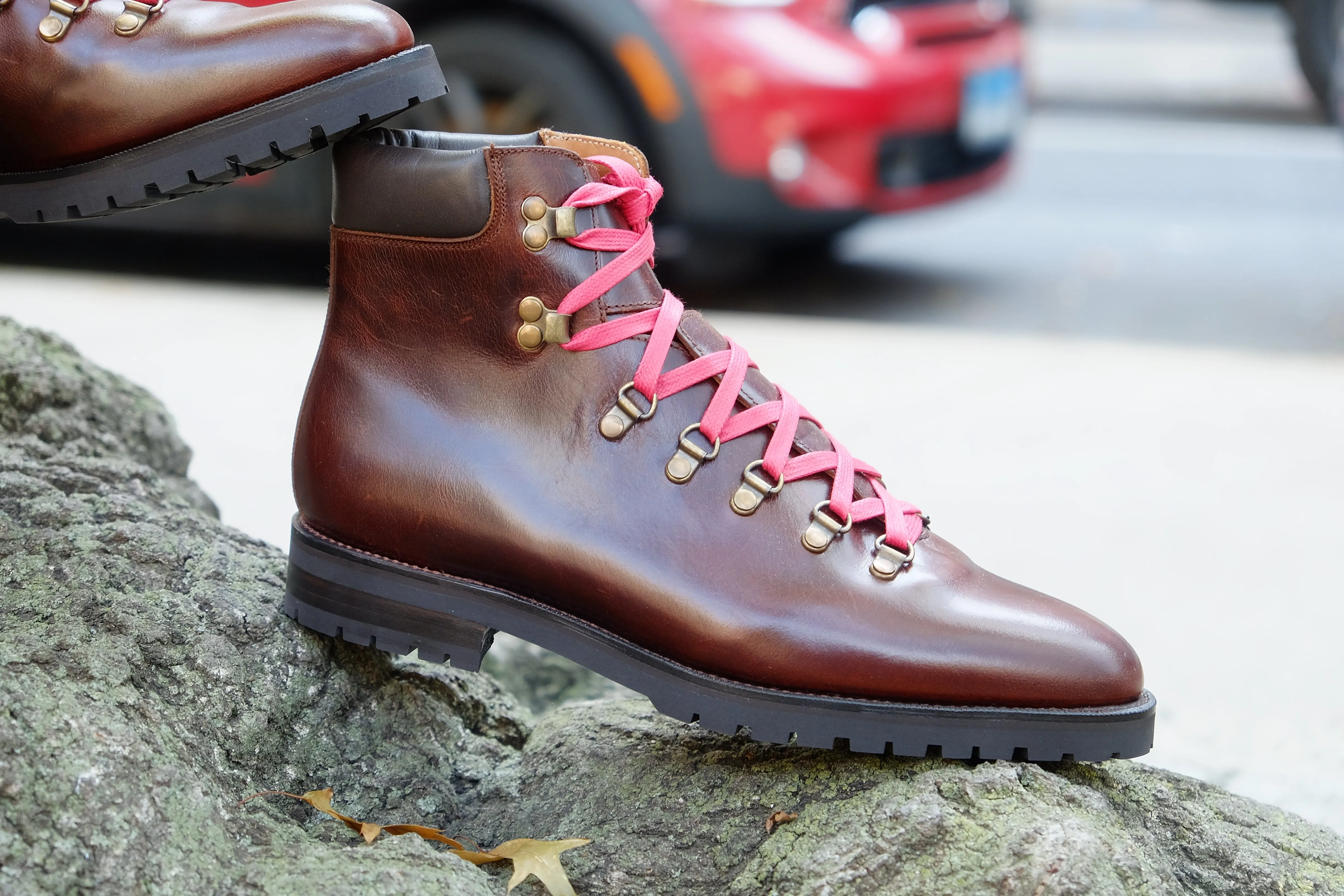 Snoqualmie - Rugged Brown Commando