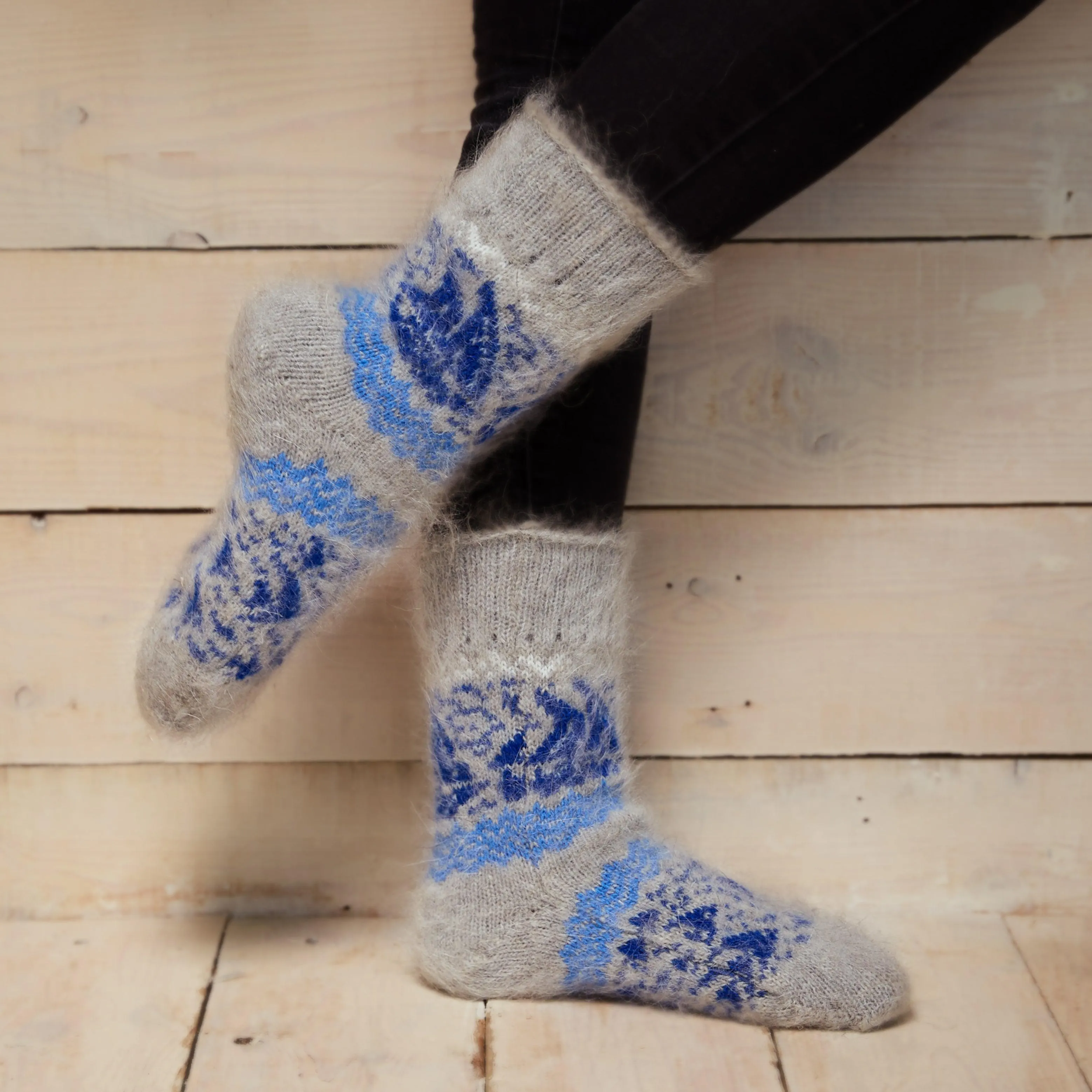 Unixes Nautical Seascape Non-Binding Goat Wool Crew Socks