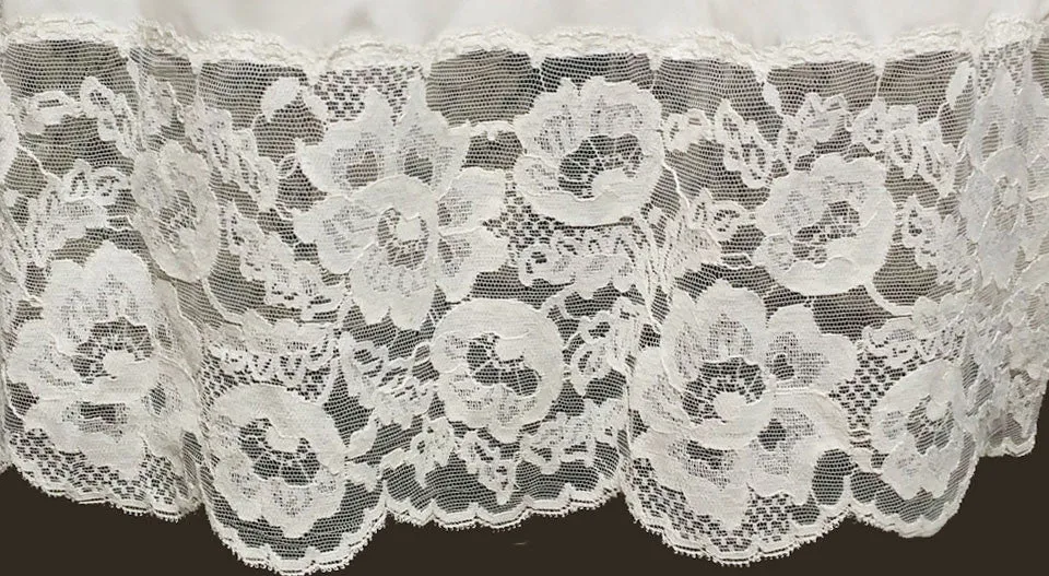 VINTAGE '60s VAN RAALTE DRIPPING WITH LACE AND APPLIQUES