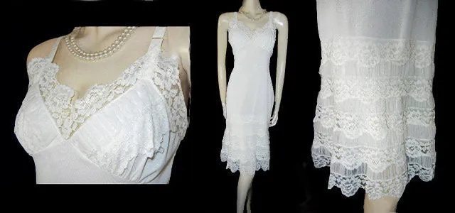 *VINTAGE CAROL BRENT LINGERIE 4-TIER RUCHED NYLON & LACE HEM NYLON TRICOT SLIP IN WEDDING CAKE